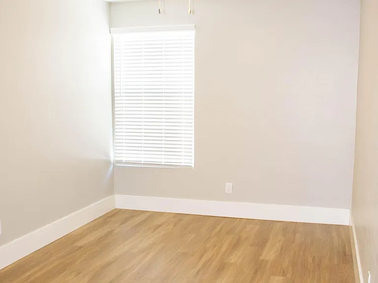 1665 9th Ave #5 — Photo 2