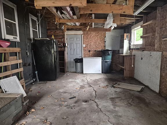 3rd image of 1477 Larke Ave