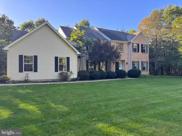 3 Tranquility Ct, Southampton, NJ 08088