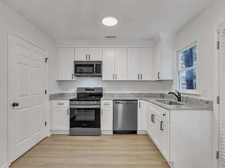 104 N Franklin St #106 — Photo 16