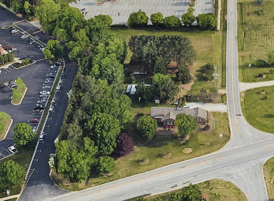 1st image of 1300 Pleasant Ridge Rd