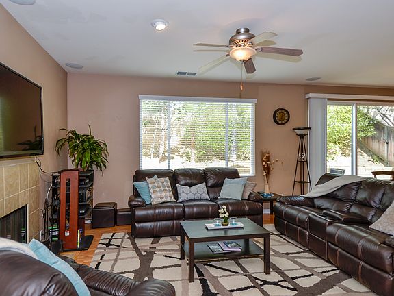 4th image of 1052 Crystal Springs Pl
