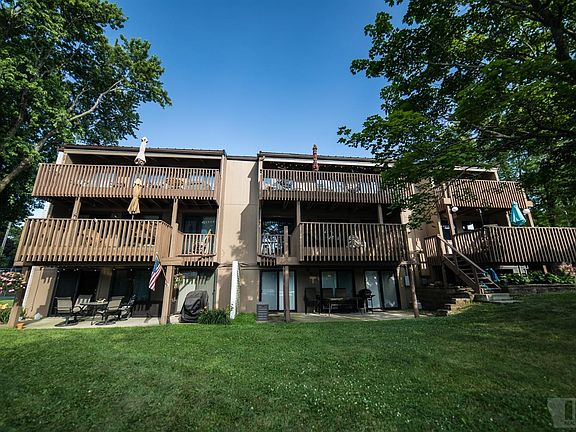 3rd image of 2700 N Shore Dr Unit N24b