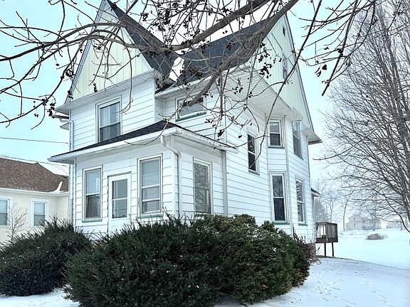 2nd image of 301 E Van Buren St