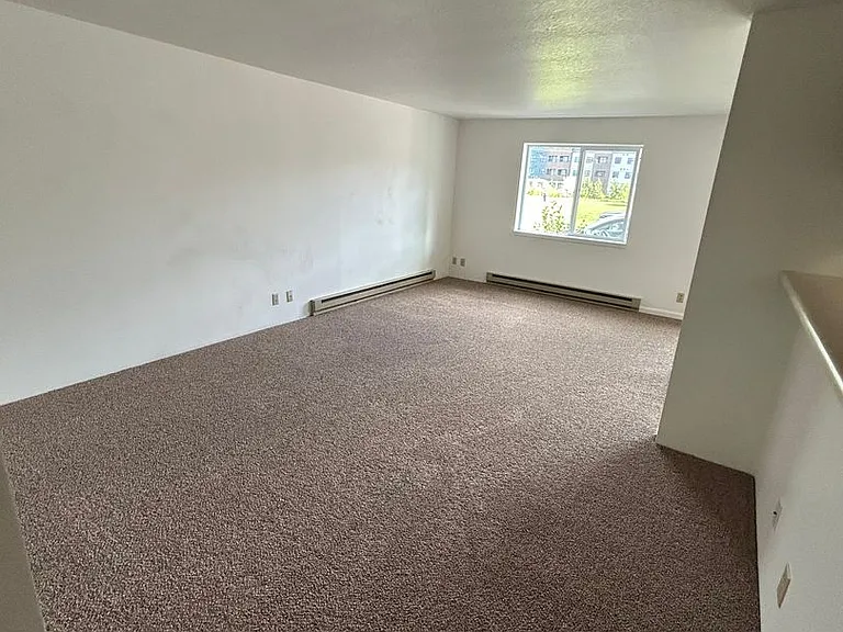 836 E Washington St — Photo 5