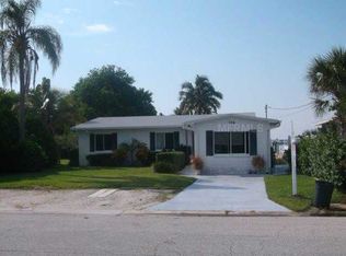 706 Sunset Cv, Madeira Beach, FL 33708