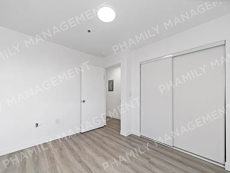5227 Huntington Dr N #2 — Photo 11