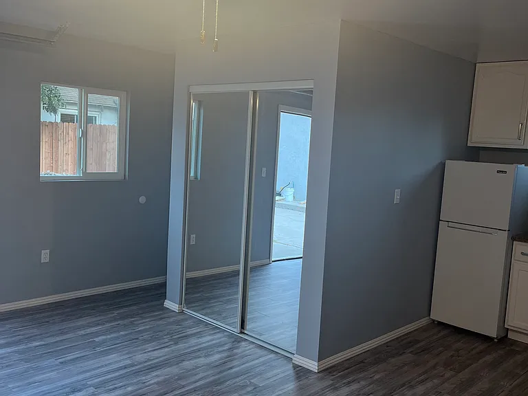 5988 Greenfield Ave — Photo 4