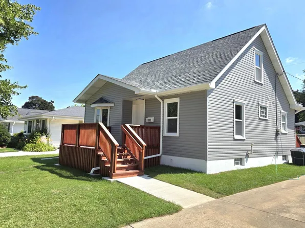 800 South 111th PLACE, West Allis, WI 53214