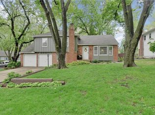 8901 W 97th St, Overland Park, KS 66212