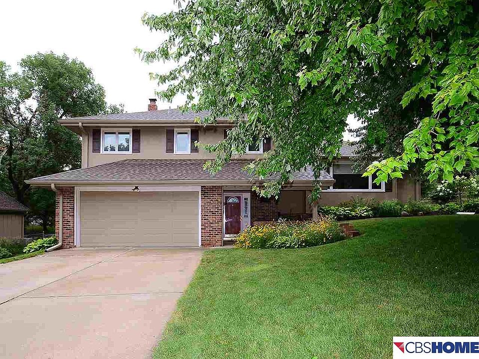 1st image of 822 S 129th Ave