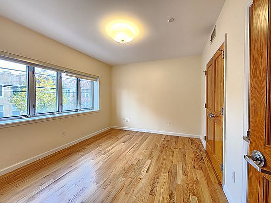 5th image of 28-43 37th St