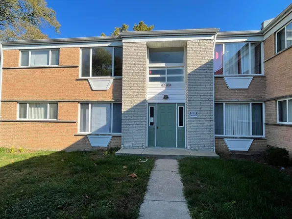 7414-7418 Building - Olian Apartments