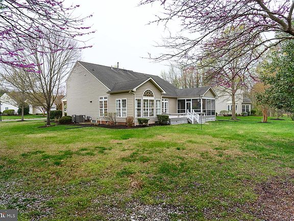 4th image of 7588 Easton Club Dr