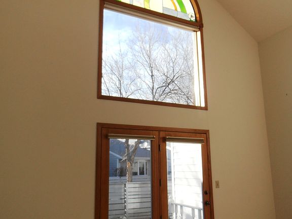 5th image of 3008 Meadowood Ln
