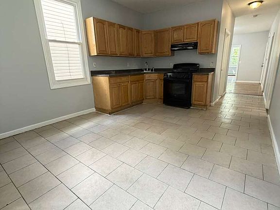 2nd image of 164 S 11th St APT 2