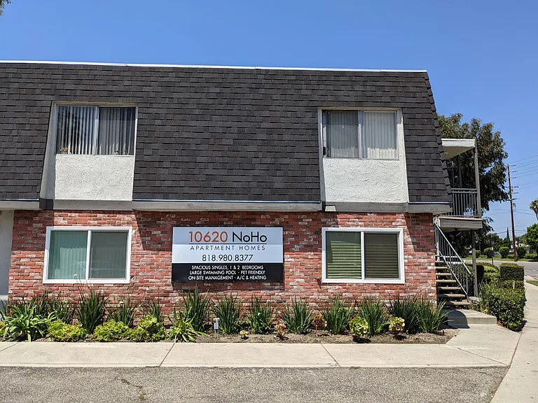 Front of 10620 NoHo facing Victory Blvd.