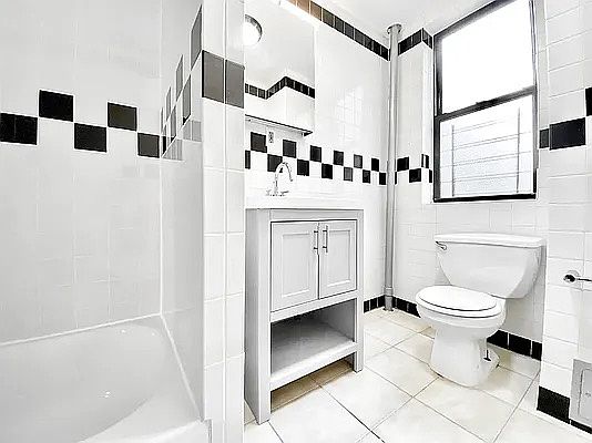 5th image of 339 W 29th St #15