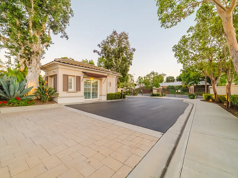7373 Elegans Pl — Photo 26