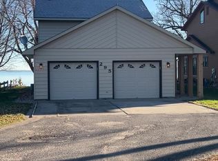 295 Lake Ave N, Spicer, MN 56288