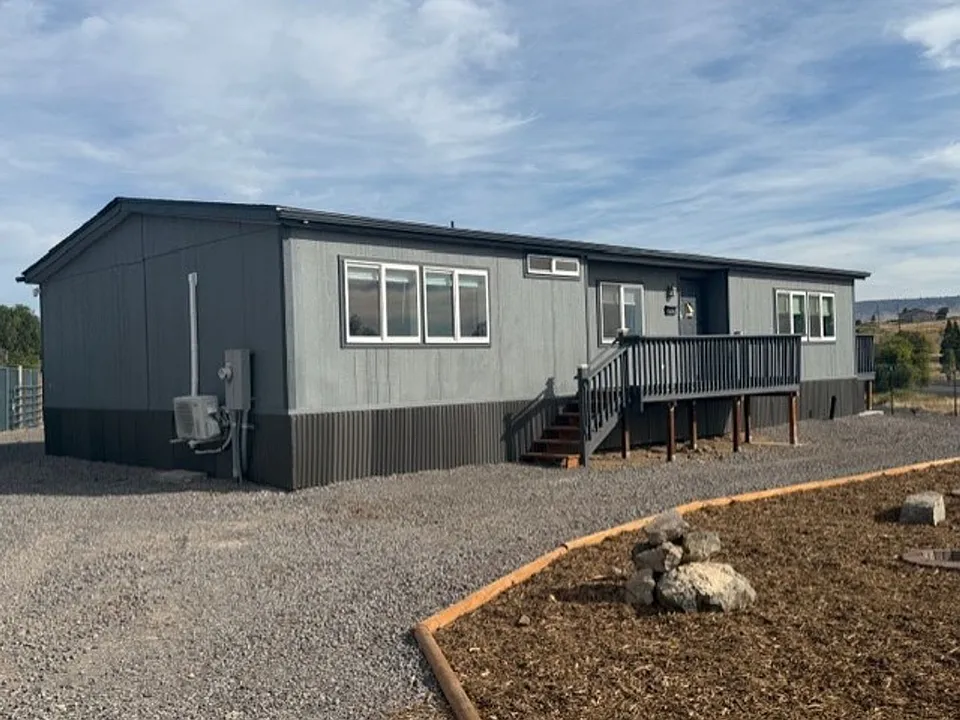 1616 Frontage Rd