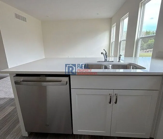 3072 Simpson Ct — Photo 11