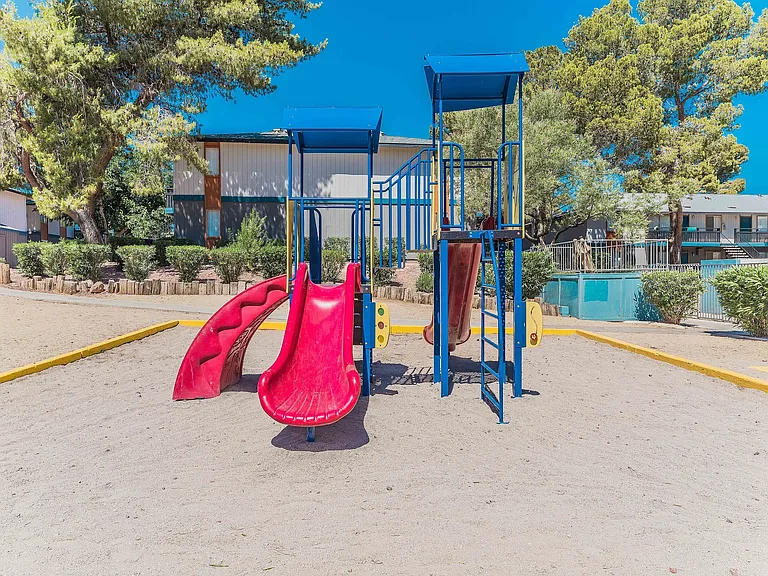 Emerald Park — Photo 12