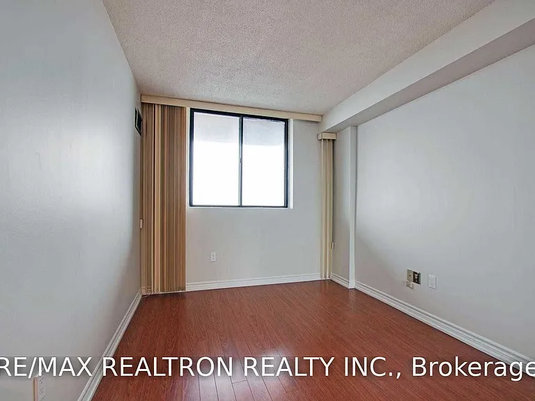 7601 Bathurst St #Penthouse 12 — Photo 11