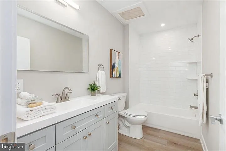 3919 Ridge Ave #101 — Photo 6