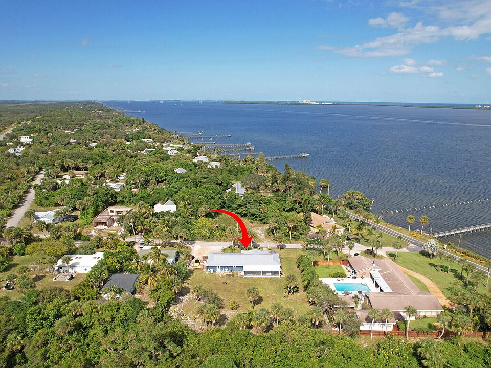 1st image of 105 Main Street