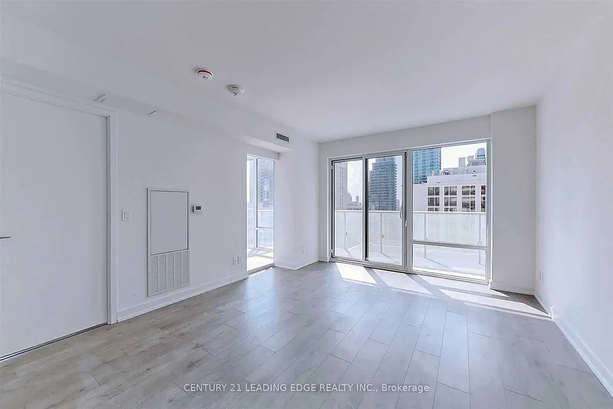 Building Photo - 501 Yonge St #1209