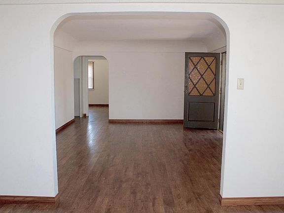 5th image of 1142 Ventura Ave