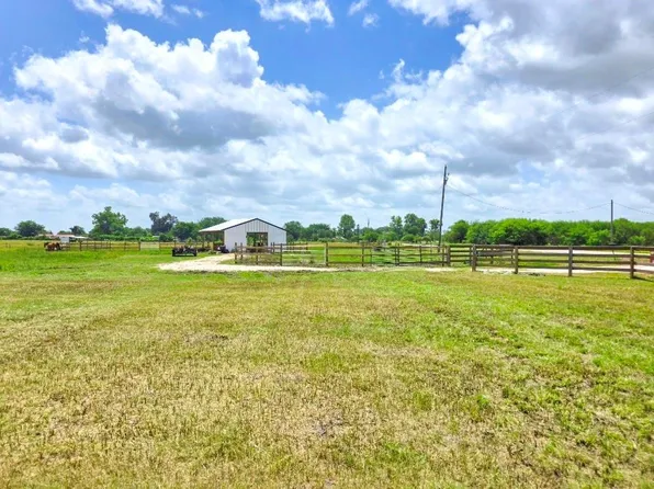 816 Raccoon Bend Rd, Bellville, TX 77418