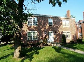 877 Kenwick Rd, Columbus, OH