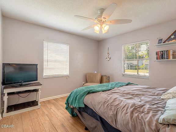 4th image of 502 Sandy Oaks Blvd