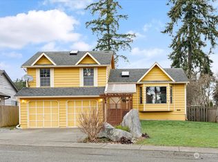 1940 NE 9th Ave, Oak Harbor, WA