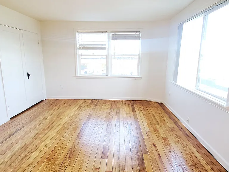 1204 S Proctor St — Photo 6