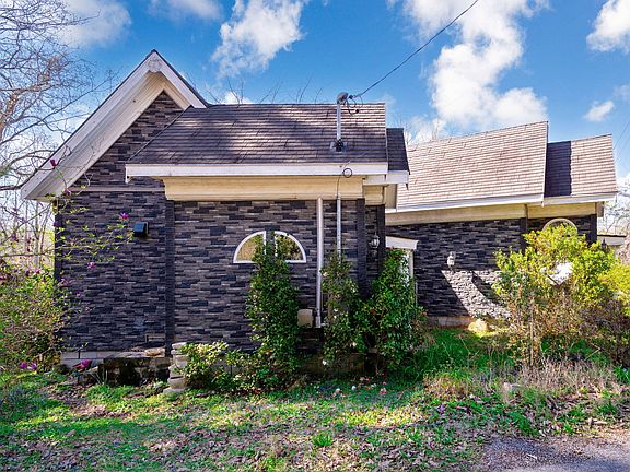 5th image of 1303 Springview Dr