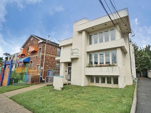 2nd image of 2971 Hylan Blvd