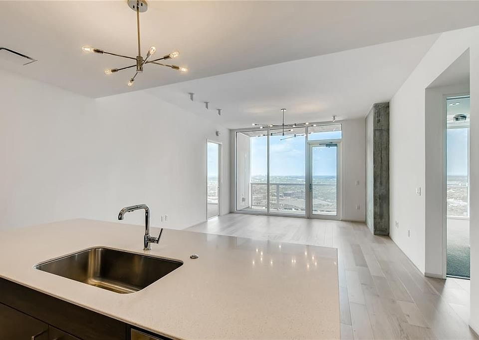 1st image of 301 West Ave #3106
