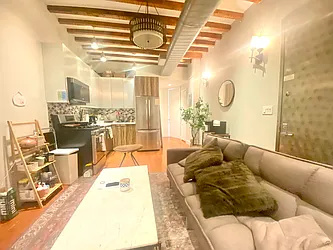 Rented by Nolita Group