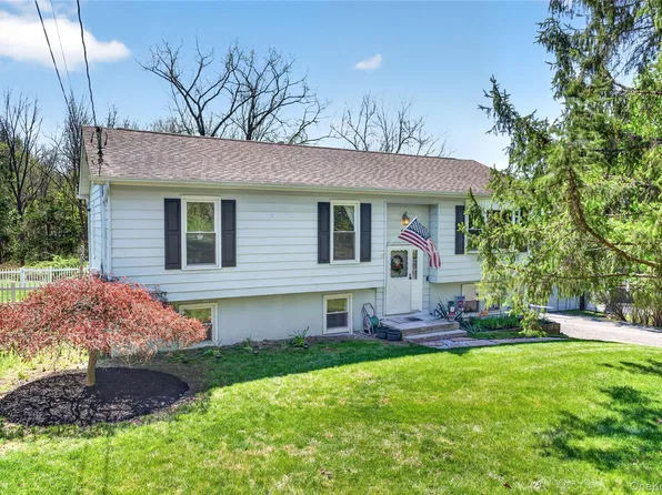58 Farries Avenue, Florida, NY 10921