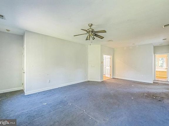 4th image of 2108 Rose Hill Ln
