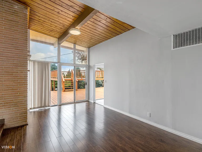 915 Eyremount Dr — Photo 20