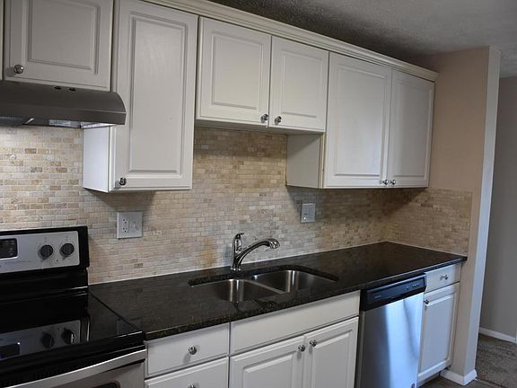 5th image of 2591 Coral Ridge Ave