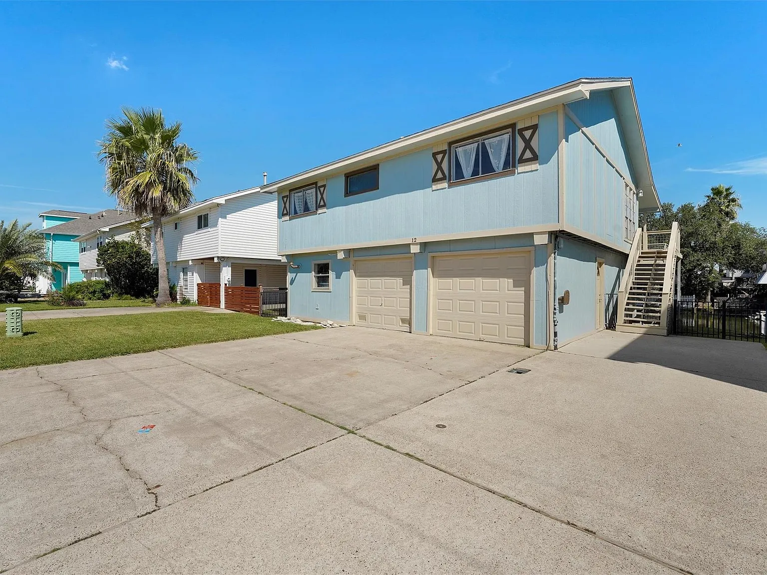 3 bed, 2.0 bath, 1224 sqft, $2,350 — Photo 3