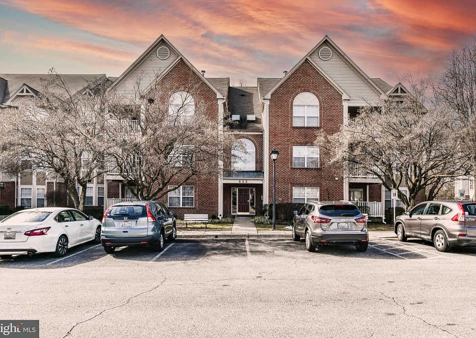 1st image of 625 Admiral Dr Unit 306