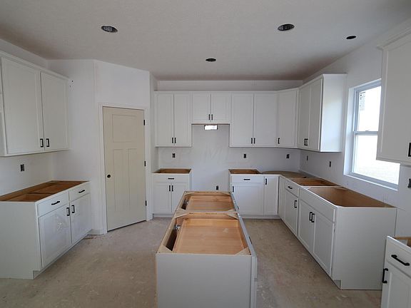 3rd image of 6449 Boone Dr