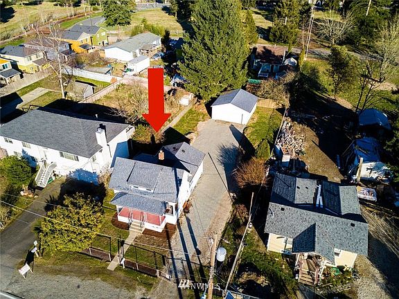 3rd image of 10030 6th Avenue SW