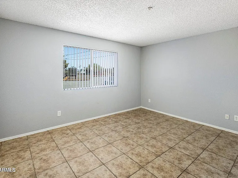 3823 N 23rd Dr — Photo 11